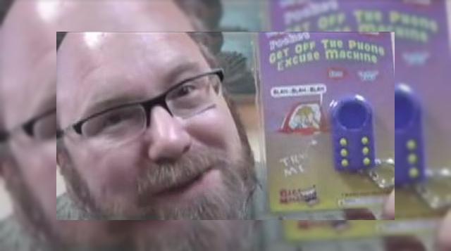 <b>Pilula de fun: cum sa scapi de telefoane incomode de la sef si sotie</b>Vi s-a intamplat vreodata sa va sune sotia exact cand va simtiti cel mai bine la o bere cu prietenii? V-a sunat vreodata seful intr-o dimineata in care ati intarziat 3 ore la munca si nu aveti nici un chef de el? Jucaria din clipul urmator va va oferi...