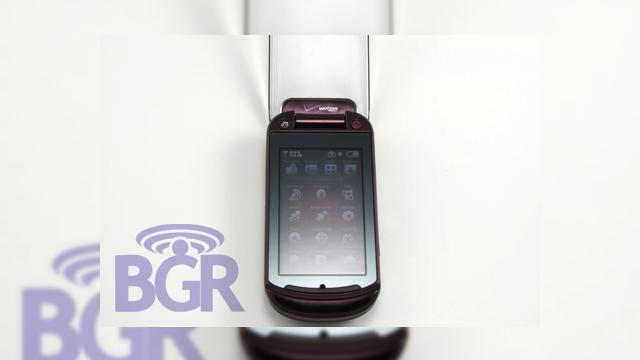 <b>Motorola Blaze, telefon cu touchscreen pentru o noua era Verizon</b>Ce moment bine ales pentru un telefon Motorola cu touchscreen, acum ca razboiul acestor handseturi se intensifica, iar brandul Motorola isi pierde din popularitate. Va reusi producatorul american sa isi revina cu ajutorul acestui Blaze? Oare Verizon este...