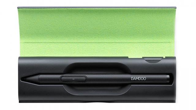 <b>Wacom anunţă stylusul Bamboo Sketch, cu preţ de 80 dolari, compatibilitate cu terminale iOS; Debutează şi Bambook Ink pentru Windows 10</b>Astăzi cei de la Wacom au anunțat lansarea stylusului Bamboo Sketch, un accesoriu cu preț de 80 dolari ce este destinat utilizării alături de un iPad. În același timp debutează și modelul Bamboo Ink ce vine cu suport pentru utilizarea pe terminale Win 10