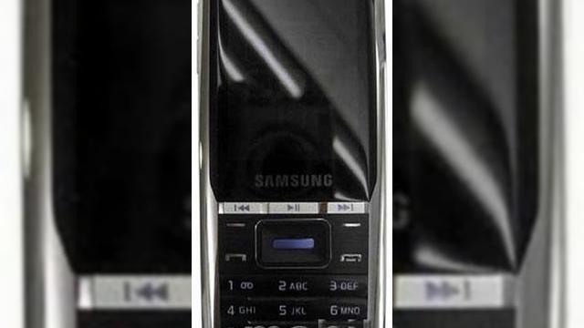 <b>Samsung M3510, un telefon muzical ultra-subtire</b>Daca sunteti in cautarea unui telefon cu functii muzicale de top si un design atractiv, uitati de oferta celor de la Sony Ericsson, caci acum puteti opta pentru un Samsung M3510, handset cu o "talie" de doar 10 mm. &nbsp; La capitolul functii muzicale,...
