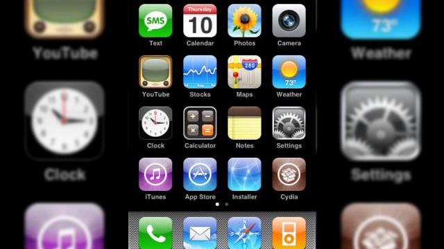<b>iPhone 2.0 OS si iPhone 3G in curand deblocate</b>Stiti probabil deja ca firmware-ul iPhone 2.0 este disponibil si ca iPhone 3G este la doar cateva ore de lansare. Cum ramane cu hackerii si homebrewerii totusi? In ultima vreme Apple pare a-si fi pazit destul de bine noul terminal si softurile sale, dar...
