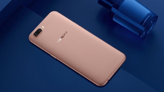 <b>Oppo R11 Plus debutează oficial cu baterie de 4000 mAh, display de 6 inch și cameră duală! Aduce și noul CPU Snapdragon 660!</b>La scurt timp de la debutul variantei standard Oppo R11 Plus iată că sosește oficial și modelul phablet ce va fi cunoscut pe piață drept Oppo R11 Plus. Acesta se remarcă prin generoasa diagonală de 6 inch pe care o oferă și remarcăm totodată prezența