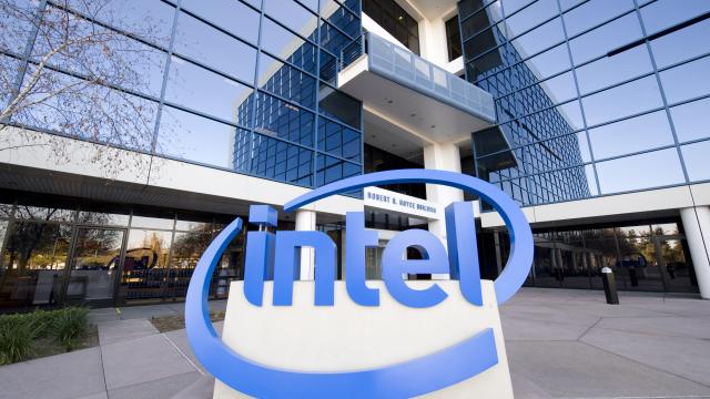 <b>Intel oferă indicii legate de o posibilă bătălie legală cu Qualcomm şi Microsoft, pe seama emulării x86</b>