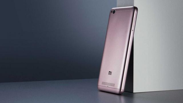 <b>Turul Magazinelor #216: primul computer şi primul telefon al celui mic, răzătoare Tefal şi espressor la preţ bun</b>Dacă erați în căutarea unui sistem desktop accesibil numai bun pentru cel mic, atunci ați ajuns bine aici pentru că astăzi vă propunem un asemenea sistem la preț atractiv. Pe lista noastră de recomandări se mai află și un smartphone interesant 