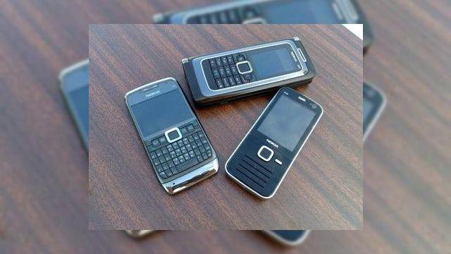 <b>Nokia E71 versus E90 versus N78 in "olimpiada" tastarii rapide</b>Nokia E71 este asteptat cu nerabdare de catre fanii brandului deoarece handsetul readuce tastatura QWERTY in seria E, dupa ceva timp de absenta. Iata ca un redactor al Thesymbianblog a crezut de cuviinta sa testeze un E90, un terminal T9 si E71, pentru a...