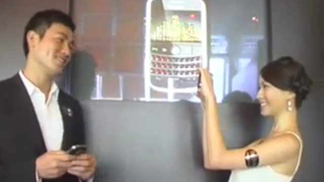 <b>BlackBerry Bold, lansat in Hong Kong si analizat</b>BlackBerry Bold a fost lansat in Hong Kong, in cadrul unui eveniment in care telefonul a fost prezentat oficial si disecat sub privirile jurnalistilor. Iata prezentarea sa video, intesata cu fotomodele asiatice care va vor fura privirea aproape la fel de...