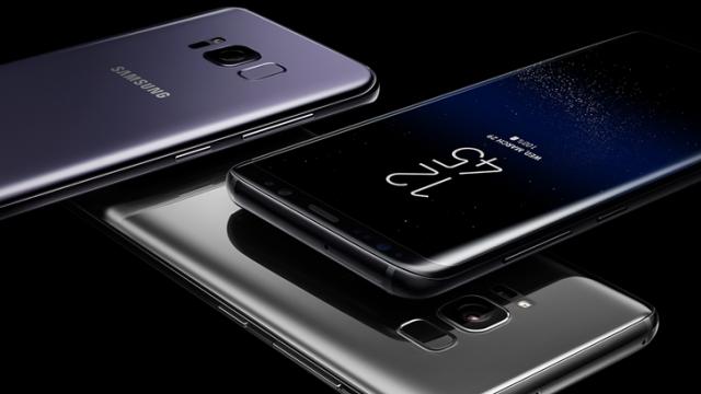 <b>Samsung Galaxy S8 depăşeşte 1.3 milioane de unităţi vândute în Coreea de Sud</b>La câteva luni bune de la debutul comercial iată că Samsung Galaxy S8 a depășit 1.3 milioane de unități vândute în țara de baștină, adică Coreea de Sud. Numărul de față include atât vânzările de modele standard S8, cât și pe cele de S8+ care 