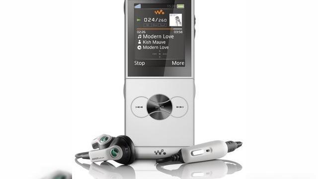 <b>Sony Ericsson W350 disponibil prin AT&T la pretul de 29.99 dolari</b>Telefonul Sony Ericsson W350 a fost lansat impreuna cu modelul Z555 si W760 in cadrul showului CTIA din Las Vegas, in 2008. W350 este disponibil acum la pretul de 29.99 dolari prin operatorul AT&T. Handsetul opereaza in retele GSM (900/1800/900 -...