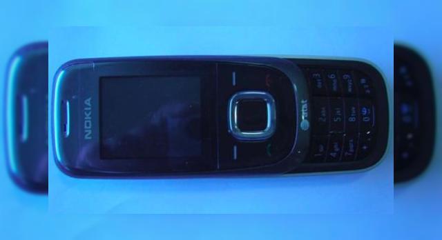 <b>Nokia 2680 depistat pe lista FCC cu branding AT&T</b>Cine ar fi crezut ca Nokia va lansa handseturi low-end chiar si in SUA? Ei bine, sliderul Nokia 2680 este unul dintre acestea, care tocmai si-a facut aparitia pe site-ul FCC. Telefonul afiseaza un logo AT&T pe carcasa, semn ca operatorul se ocupa si de...