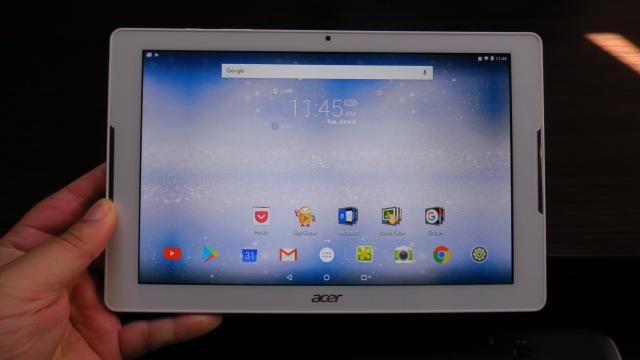 <b>Acer Iconia One 10 (B3-A30): OS, UI aplicaţii geniale pentru cei mici</b>Sunt două scenarii de utilizare pentru această tabletă: fie în mâna celui mic cu desene animate şi jocuri, fie în mâna celui mare, pentru seriale, filme şi ceva Office. Tableta rulează Android 6.0 Marshmallow, cu o grămadă