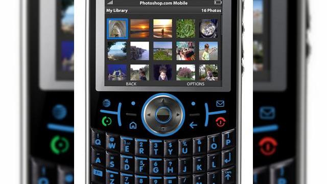 <b>Photoshop pe telefonul tau mobil, acum in varianta beta</b>Adobe se pricepe in mod clar la 2 lucruri: editare foto si softuri pentru telefonul mobil. Dar ce ne facem cand cele doua sunt combinate intr-o singura initiativa, Photoshop.com pentru telefonul mobil? Compania a prezentat ieri oficial versiunea beta a...
