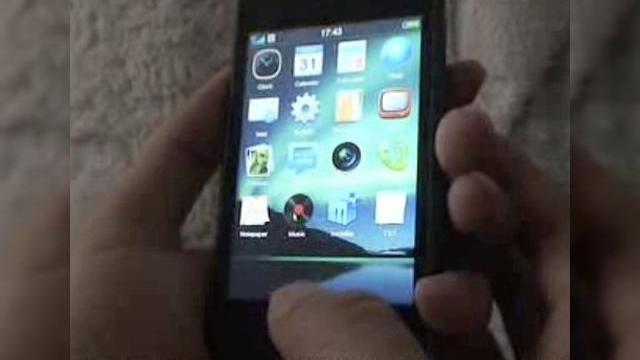 <b>Meizu M8 in sfarsit cu interfata functionala si... pornografie intr-o prezentare video</b>Dupa luni bune de asteptare, cea mai celebra clona a lui Apple iPhone, Meizu M8 isi face aparitia intr-un clip de prezentare, in care isi poate prezenta OS-ul fara chinul constant al bugurilor. Vedeam o astfel de versiune plina de erori in cadrul CeBIT...