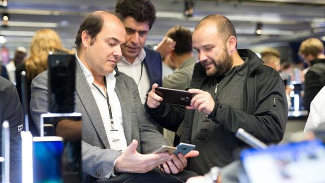 <b>Samsung Galaxy S8 a vândut cu 20% mai puţine unităţi decât Galaxy S7; Lucrurile nu merg chiar atât de bine pentru flagship-ul nou</b>Din partea unor surse de încredere sud-coreene apar astăzi vești cu privire la evoluția vânzărilor de terminale Samsung Galaxy S8, cifrele indicând vânzări mai slabe decât cele înregistrate de S7 în primele 2 luni de la debut. Ei bine, într-o perioadă