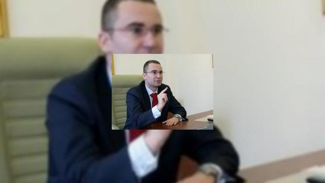 <b>ANRCTI pregateste licitatia pentru frecventele WiMAX</b>Liviu Nistoran, presedinte ANRCTI a numit comisia care se va ocupa cu evaluarea ofertelor din cadrul licitatiei pentru acordarea licentelor WiMAX. Acestea vor utiliza benzile de frecvente 3600-3657 MHz si 3700-3757 MHz. Proiectul caietului de sarcini va...