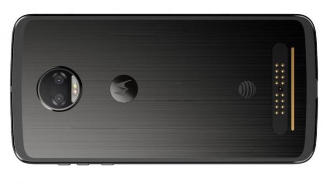 <b>Motorola Moto Z2 Force va avea o versiune americană mai slabă la hardware, cu 20% mai puţină baterie decât predecesorul său</b>Următorul mare eveniment Lenovo/Motorola are loc pe 25 iulie, când sunt aşteptate să debuteze 2 telefoane, daca nu chiar 3. Printre ele ar trebui să fie şi Motorola Moto Z2 Force, care aflăm că va avea dotări diferite la nivel global.