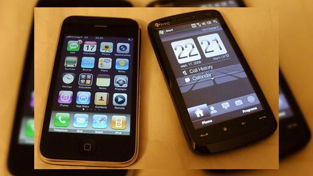 <b>HTC Touch HD analizat in premiera, disponibil la pretul de 619 euro (precomanda)</b>Super telefonul anuntat recent HTC Touch HD a fost prins in actiune de un site frantuzesc destinat pasionatilor de gadgeturi si se pare ca editorul care ii face recenzia este cu adevarat impresionat de noul terminal. Iata aceasta analiza si comparatia lui...