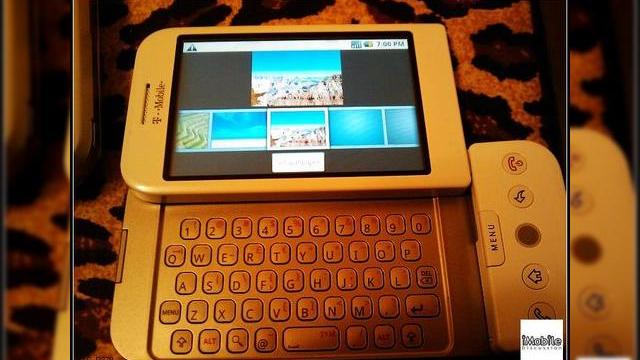 <b>Google lanseaza maine telefonul HTC Android</b>Noul HTC Dream va fi lansat maine, acesta fiind primul telefon care ruleaza OS-ul Android si probabil cel mai mare rival al lui Apple iPhone in perioada Craciunului din acest an. Noul telefon va fi disponibil in exclusivitate (probabil) prin operatorul...