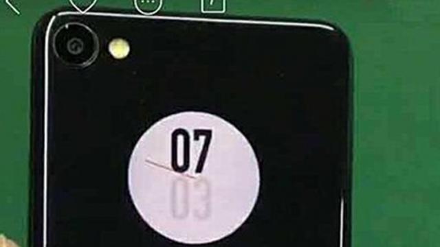 <b>Meizu X2 ar putea fi un alt smartphone cu display secundar; de această dată se merge pe un ecran circular</b>Compania chineză Meizu se pare că a prins gustul display-urilor secundare și după duo-ul Pro 7 urmează lansarea unui smartphone mai accesibil care să vină echipat cu o asemenea dotare. Fotografii ale unui terminal intitulat Meizu X2 și-au 