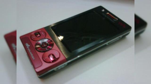 <b>Sony Ericsson Rika, scapat pe Internet, varianta Walkman a lui G705</b>Blogul neoficial Sony Ericsson a organizat cu o saptamana in urma un mic concurs fara premii, care presupunea ghicirea numelui unui telefon mobil Sony Ericsson, doar vazandu-i jumatate din ecran. Ei bine, era vorba despre Sony Ericsson Rika, varianta...