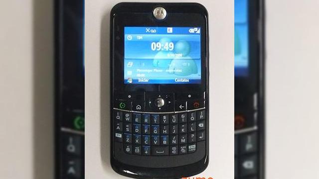 <b>Motorola Q11, in actiune intr-un clip video</b>Nu garantam ca Motorola va da lovitura cu acest handset, iesind din criza care bantuie compania de mai bine de un an, dar trecand peste aceste aspecte sumbre, sa purcedem la a admira terminalul in actiune in urmatorul clip video: Avem de-a face cu un...