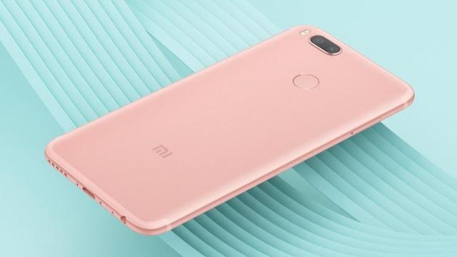 <b>Xiaomi Mi 5X acum la prețul de 249.99 dolari pe TomTop.com! Aduce o cameră duală promițătoare!</b>Încă o reducere marca TomTop poposește astăzi în inbox-ul nostru, aceea asociată smartphone-ului Xiaomi Mi 5x care grație unui cupon special poate fi achiziționat acum la suma de 249.99 dolari. Telefonul este unul foarte interesant chiar prin prisma