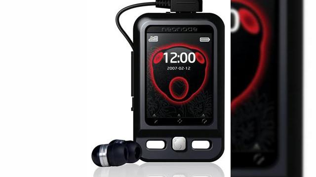 <b>NeoNode N2, terminal mobil promitator apare in ziarele britanice</b>In acest weekend, un terminal mobil neobisnuit si-a facut aparitia in ziarul britanic Daily Mail, prezenta sa fiind mai degraba insolita pentru acest ziar. Acest handset de mici dimensiuni include un touchscreen si este disponibil in Marea Britanie la...