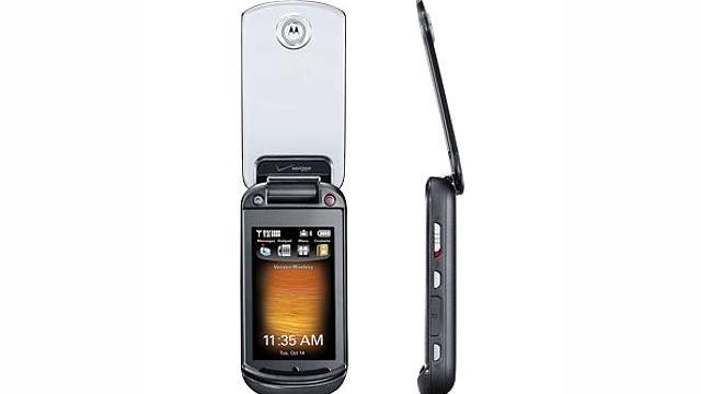 <b>Motorola Krave ZN4, telefonul cu clapeta si touchscreen disponibil acum</b>Motorola si Verizon Wireless au lansat ieri primul telefon cu "clapeta interactiva full touch", Krave ZN4. Cunoscut pana de curand drept Motorola Blaze, acest handset este primul telefon cu touchscreen branduit Moto lansat in SUA. Designul sau aminteste...
