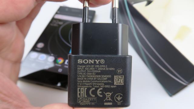 <b>Sony Xperia XA1: Baterie bună de Netflix şi gaming</b>Sony Xperia XA1 Ultra a uimit prin autonomia atinsă, mai ales că avea o baterie ce putea fi considerată foarte mică pentru diagonală sa mare. Ca atare am pornit cu aşteptări bune analiza lui XA1. El se prezintă cu o baterie de 2300 mAh (Li-Ion 8.7 Wh)..