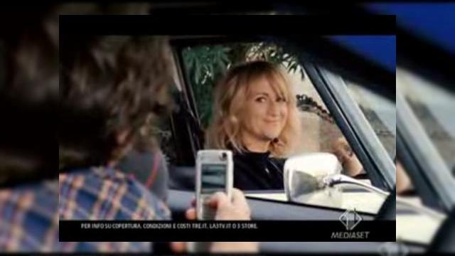 <b>Nokia N96 disponibil gratuit, prin 3 Italia (video)</b>Cum altfel sa atraga publicul operatorul 3 Italia, decat oferind mult-asteptatul Nokia N96 la un pret imbatabil de zero euro. Aflati ce alte avantaje mai ofera handsetul si abonamentul sau din urmatorul spot publicitar: In acest clip promotional se...