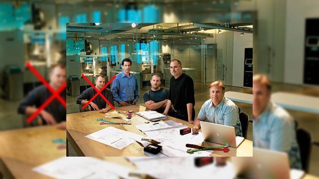 <b>IBM si Apple doresc acelasi specialist la sectiunea "iPod"</b>Apple doreste ca Mark Papermaster, fost oficial IBM sa conduca sectiunea iPod, dar problemele legale ale acestuia cu fosta companie nu ii permit inca sa lucreze cu Steve Jobs si ai sai. Un ordin legal ii interzice lui Papermaster sa lucreze la Apple...