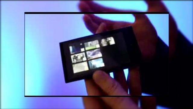 <b>HTC Max 4G in actiune, intr-un clip video de prezentare</b>Dupa ce tocmai terminasem de admirat faimosul HTC Touch HD, afland ca el va sosi si in Romania destul de curand, iata-ne visand cu ochii deschisi la HTC Max 4G, pe care-l putem vedea in actiune in clipul video de mai jos: Este vorba despre primul...