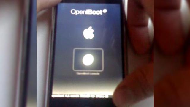 <b>Linux acum pe iPhone</b>Iata ca a venit si ziua in care Linux a fost portat pe iPhone si iPod Touch, prin intermediul muncii asidue a unui membru al echipei Dev Team, planetbeing. Puteti vedea versiunea portata a lui Linux in actiune pe iPhone in clipul video de mai jos: iPhone...