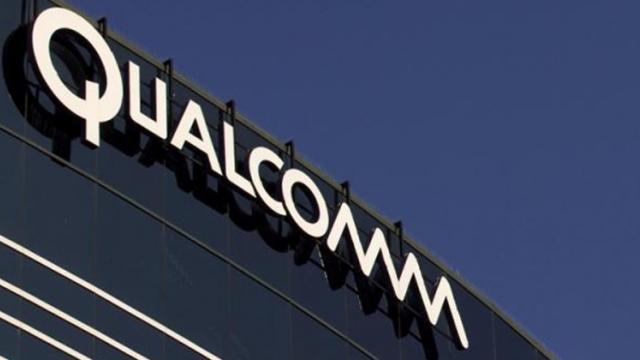 <b>Judecătorii federali permit contraofensiva împotriva Qualcomm, după disputele cu Apple</b>Apar astăzi detalii și despre procesul dintre Qualcomm și Apple, acesta fiind deschis pe seama costurilor exagerate pentru brevete pe care Qualcomm le-a impus gigantului din Cupertino. Acum apar în ecuație și judecătorii federali care au permis