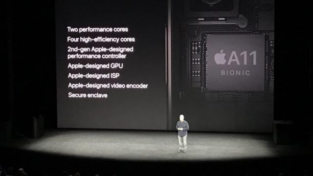 <b>iPhone X este testat în GeekBench 4 și rezultatele sunt unele impresionante; procesorul A11 Bionic spulberă concurența</b>De curând am aflat că procesorul hexa-core Apple A11 Bionic de pe noile modele iPhone ar fi la fel de puternic precum soluția utilizată de către americani pe MacBook Pro 13 inch. Astăzi ni se confirmă acest detaliu odată cu apariția unui benchmark