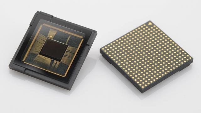 <b>Samsung lucreaza la un senzor foto capabil de captură video la 1000 FPS, rival pentru cel Sony; L-am putea vedea pe Galaxy S9!</b>Cei de la Samsung se pare că au început lucrul la un nou senzor foto, unul ce ar fi capabil de captură video super slow-motion la un incredibil frame-rate de 1000 cadre pe secundă. În acest moment pe smartphone-urile Sony avem suport pentru