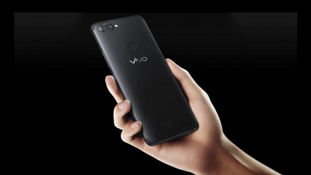 <b>Vivo X20 și Vivo X20 Plus devin oficiale cu panouri Super AMOLED 18:9, procesor Snapdragon 660 și 4 GB RAM</b>După o campanie scurtă de teasing, cei de la Vivo au anunțat astăzi lansarea smartphone-urilor X20 și X20 Plus, terminale care se diferențiază doar prin diagonala ecranului. Ambele oferă panouri Super AMOLED 18:9, 4 GB RAM și puternicul chipset