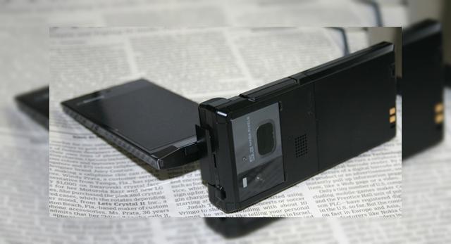 <b>Fujitsu lanseaza un telefon rezistent la apa, dotat cu scanner de amprente</b>Colaborarea dintre NTT DoCoMo si Fujitsu a nascut un nou telefon, care va ramane probabil doar pe piata asiatica: modelul F-01A. Acest handset este complet rezistent la apa si dotat cu un senzor pentru amprente. Scannerul pentru amprente, pe care-l...