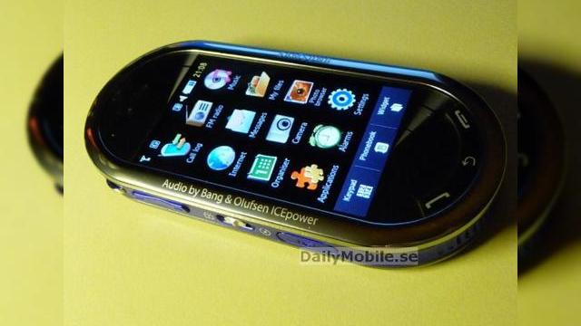 <b>Inca un telefon nou Samsung: M7600, "zeul audio"</b>Samsung scapa mai multe telefoane decat scapa politicienii nostri porumbei, iar ultima isprava de acest gen ni-l prezinta pe M7600, un terminal stil Helio cu dotari audio impresionante. Suntem siguri ca aceasta serie de scapari are legatura cu apropierea...