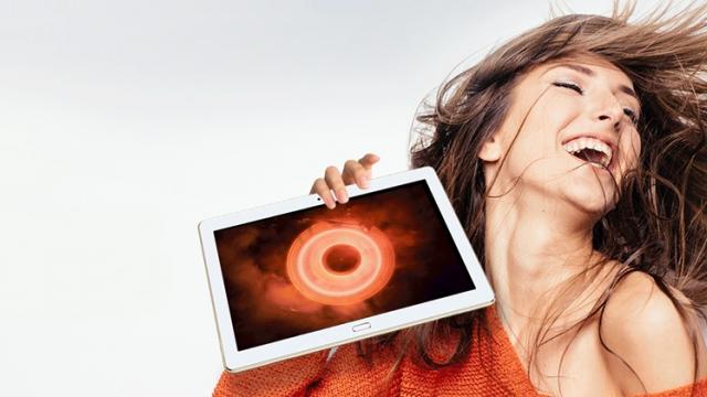 <b>Huawei prezintă tableta Honor WaterPlay; este rezistentă la apă și aduce dotări mid-range</b>Din partea celor de la Huawei vine astăzi și tableta Honor WaterPlay, un produs care după cum și numele său sugerează, este rezistent la apă. Această caracteristică este întâlnită foarte rar în zona tabletelor și ultimul device de genul despre care