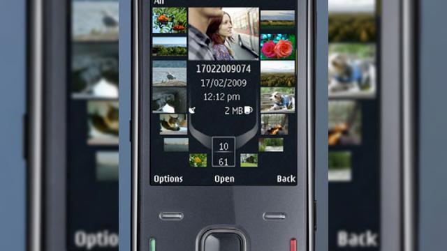 <b>Nokia "scapa" primul sau telefon cu camera de 8 megapixeli - N86</b>Daca telefoanele lansate de Nokia astazi la Mobile World Congress 2009 nu vi s-au parut cine stie ce, aflati ca mai exista si un handset "scapat" de finlandezi pe web. Este vorba despre mult-asteptatul telefon cu camera de 8 megapixeli, Nokia N86. In...