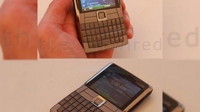 <b>i-mate prezinta un terminal Windows Mobile de mici dimensiuni</b>De vreme ce Acer si-a prezentat smartphone-urile la Mobile World Congress 2009, iar Garmin-Asus are planuri mari de asemenea, i-mate nu putea lipsi din randul nou-venitilor pe piata telefoanelor mobile. Astfel, compania a prezentat ieri la MWC 2009...