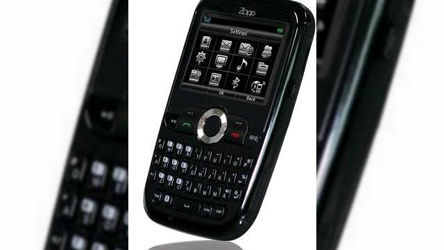 <b>Experienta hands on cu Zapp E@sy si un review video detaliat marca Utestme</b>Utestme.com a realizat in premiera o super-recenzie a telefonului Zapp E@sy, analizand toate aspectele sale si contextul in care handsetul este lansat pe piata romaneasca. Astfel, aflam ca terminalul suporta conectivitate CDMA 2000 1x, EV-DO, CDMA 450...