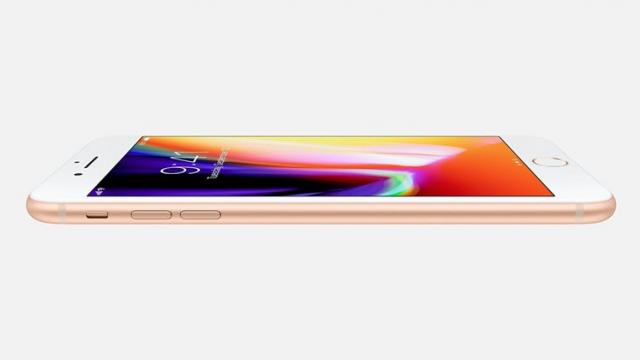 <b>iPhone 8 obține un scor de 80 puncte în clasamentul Consumer Reports; cu un punct sub Galaxy S8</b>Un nou clasament marca Consumer Reports sosește astăzi și descoperim astfel cum se prezintă iPhone 8 în acest top al gradului de satisfacție primit din partea consumatorilor. Ei bine, punctajul obținut de către noul iDevice este de 80 puncte