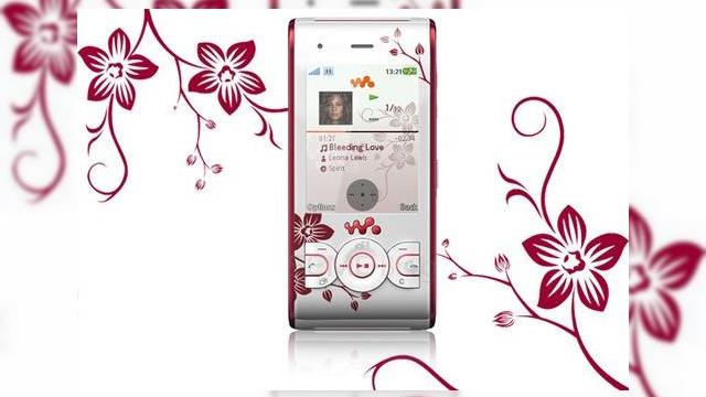 <b>Sony Ericsson W595, editia Cosmopolitan Flower, cadoul ideal de 8 martie</b>Fiindca suntem in intervalul 1-8 martie, dedicat sarbatoririi doamnelor si primaverii, si-a facut aparitia si un terminal destinat acestei ocazii: Sony Ericsson W595, editia Cosmopolitan Flower. Terminalul este acelasi W595, fara modificari ale...