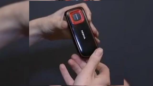 <b>Nokia 5030, muzica/radio pe telefon la doar 40 de euro</b>Printre cele 3 telefoane anuntate de Nokia ieri se numara si un model mai degraba low-end, terminalul Nokia 5030 XpressRadio, primul handset al companiei care soseste cu o antena radio FM interna. Aceasta antena elimina nevoia de a utiliza un headset sau...