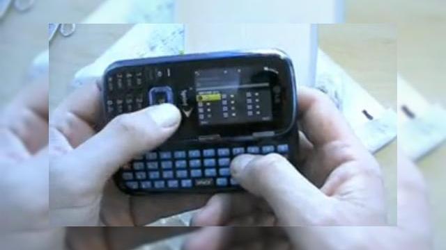 <b>LG Rumour 2 scos din cutie si analizat (Video)</b>Noah de la PhoneDog a facut o analiza detaliata noului handset LG Rumor 2, care a fost scos din cutie in fata publicului, dupa cum puteti vedea in clipul de mai jos: In cutia telefonului se afla o carcasa spate a terminalului, cu motiv floral (pentru ca...