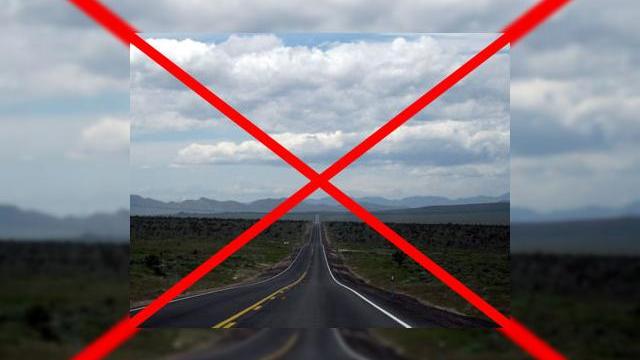 <b>Adio autostrada pentru fabrica Nokia de la Jucu</b>Dupa ce fostul ministru al transporturilor, Ludovic Orban promisese ca va construi 27 de kilometri de autostrada pentru fabrica Nokia de la Jucu, iata ca decizia a fost anunlata de noul ministru, Radu Berceanu. Promisiunile politice au facut din nou...