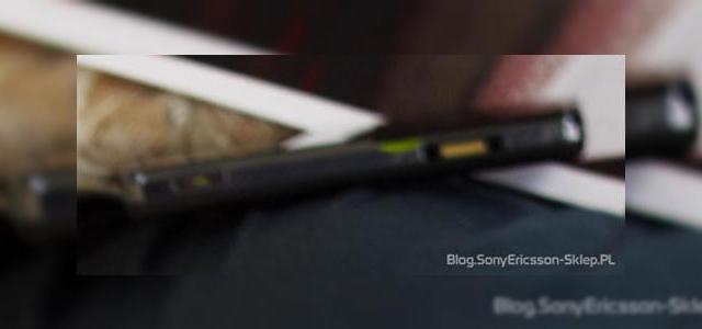 <b>Sony Ericsson Twiggy pozat "pe viu"</b>Cu cateva zile in urma, un blog polonez a publicat 2 imagini blurate care infatisau un nou telefon Sony Ericsson Walkman cu clapeta, ce poarta numele de cod Twiggy. Iata-le mai jos: Zvonurile afirma ca Twiggy va veni cu o camera de 3.2 megapixeli fara...