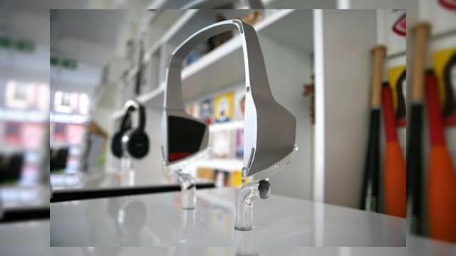 <b>Nokia prezinta headseturi Bluetooth futuriste</b>Competitia Nokia Music Almighty s-a incheiat in sfarsit, aceasta presupunand designul unor headseturi Bluetooth futuriste, inspirate de melodii celebre. Provocarea a atras 6000 de participanti, iar Nokia a prezentat recent cei 5 mari castigatori, care au...