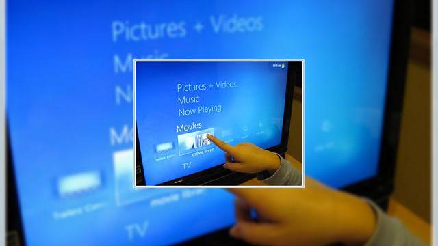 <b>Razboiul patentelor multi-touch - Microsoft versus Apple</b>Razboiul tehnologiilor multi-touch a pornit atunci cand Microsoft a anuntat ca o astfel de interfata va fi incorporata in Windows 7, iar acum ca gigantul din Redmond a postat o descriere completa a tehnologiei, aflam ca Apple ar avea ceva de zis in...